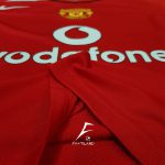 لباس کلاسیک منچستر یونایتد 2005 - Image 2